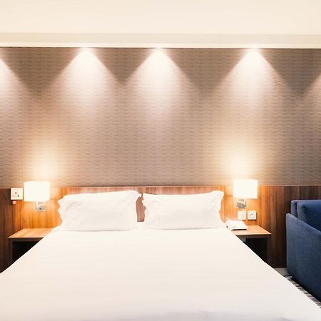 Holiday Inn Express Lille Centre By Ihg Экстерьер фото