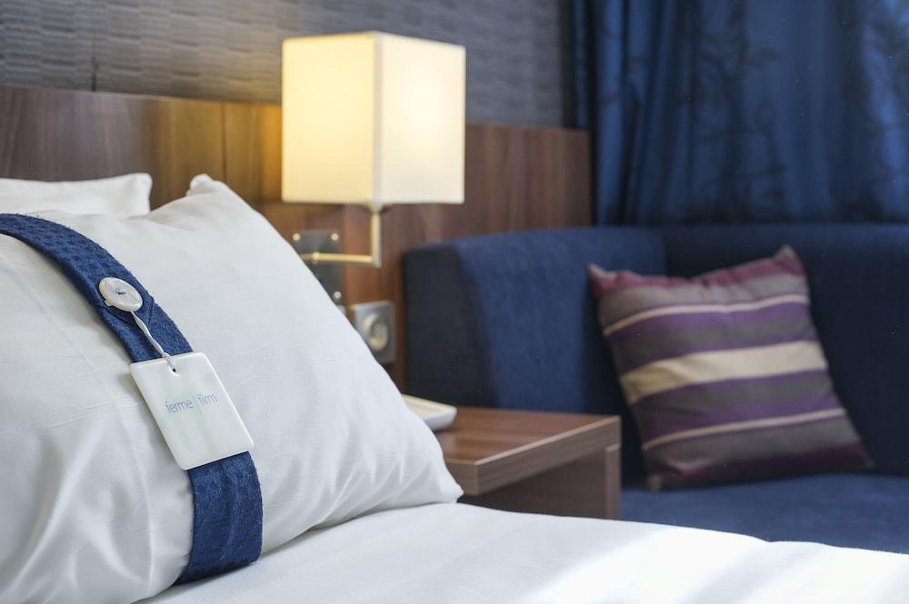Holiday Inn Express Lille Centre By Ihg Экстерьер фото
