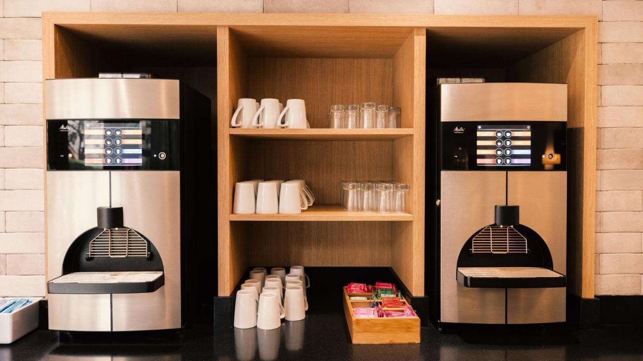 Holiday Inn Express Lille Centre By Ihg Экстерьер фото