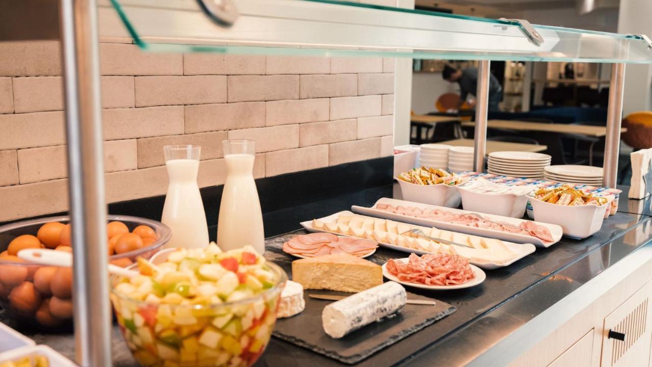 Holiday Inn Express Lille Centre By Ihg Экстерьер фото