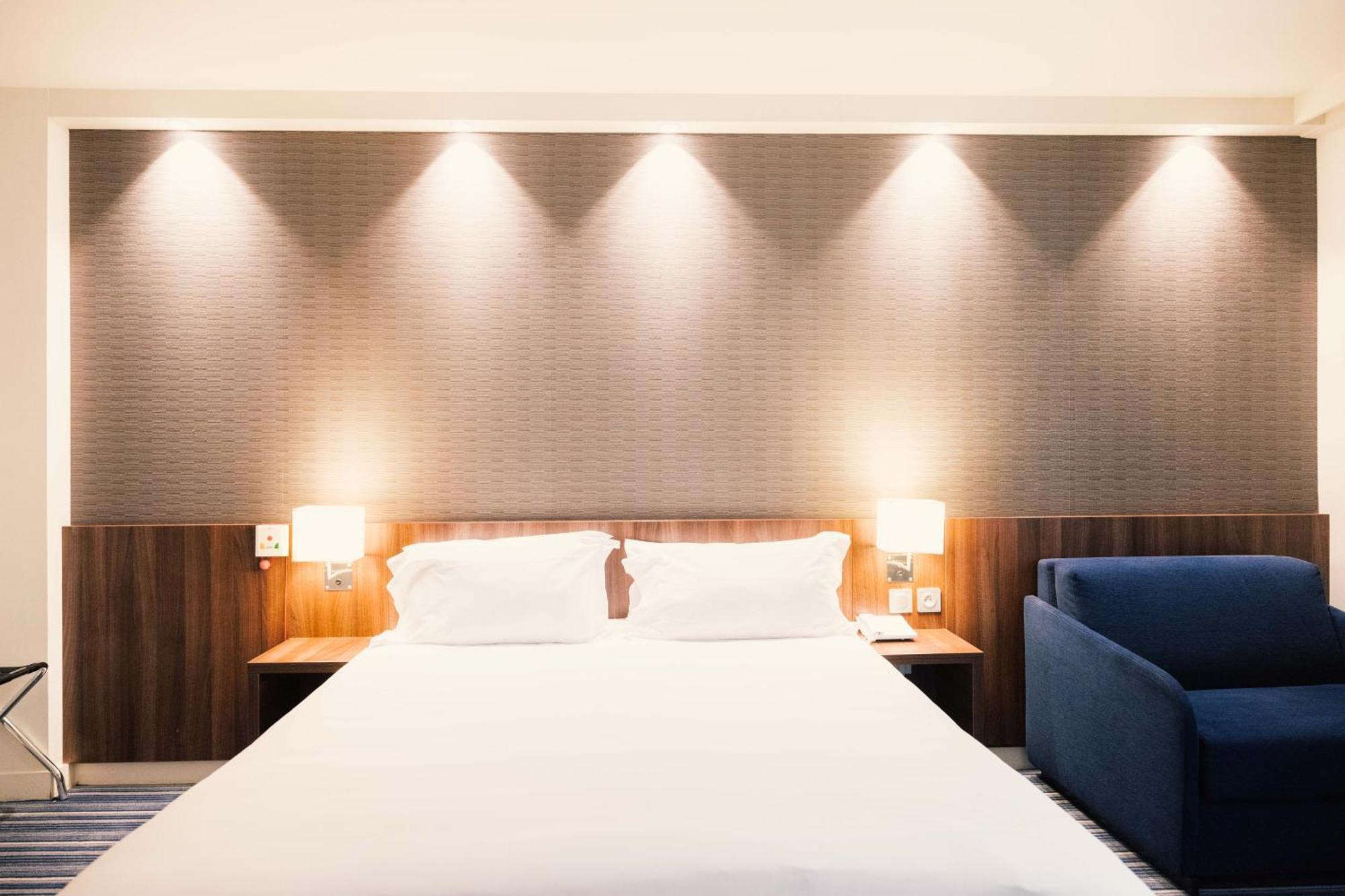 Holiday Inn Express Lille Centre By Ihg Экстерьер фото