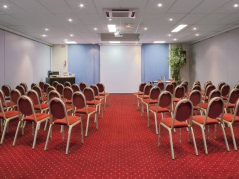 Holiday Inn Express Lille Centre By Ihg Экстерьер фото