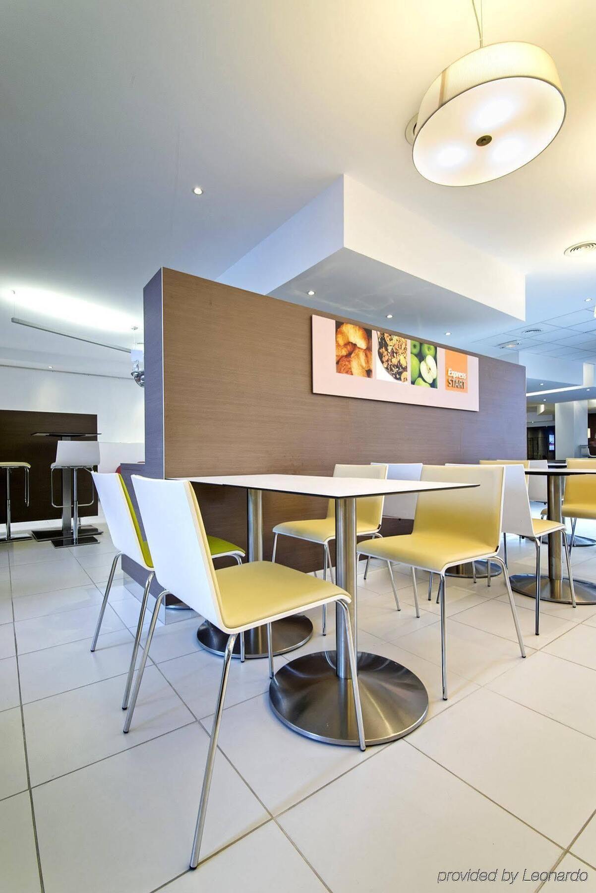 Holiday Inn Express Lille Centre By Ihg Экстерьер фото